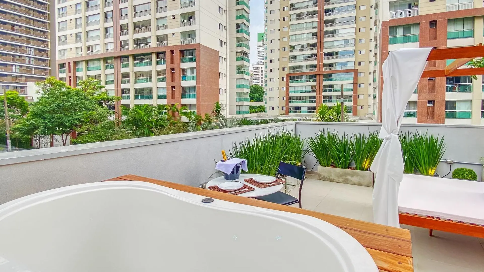 Apartamento Com Ofuro Na Frei Caneca São Paulo 0*,  Brasil