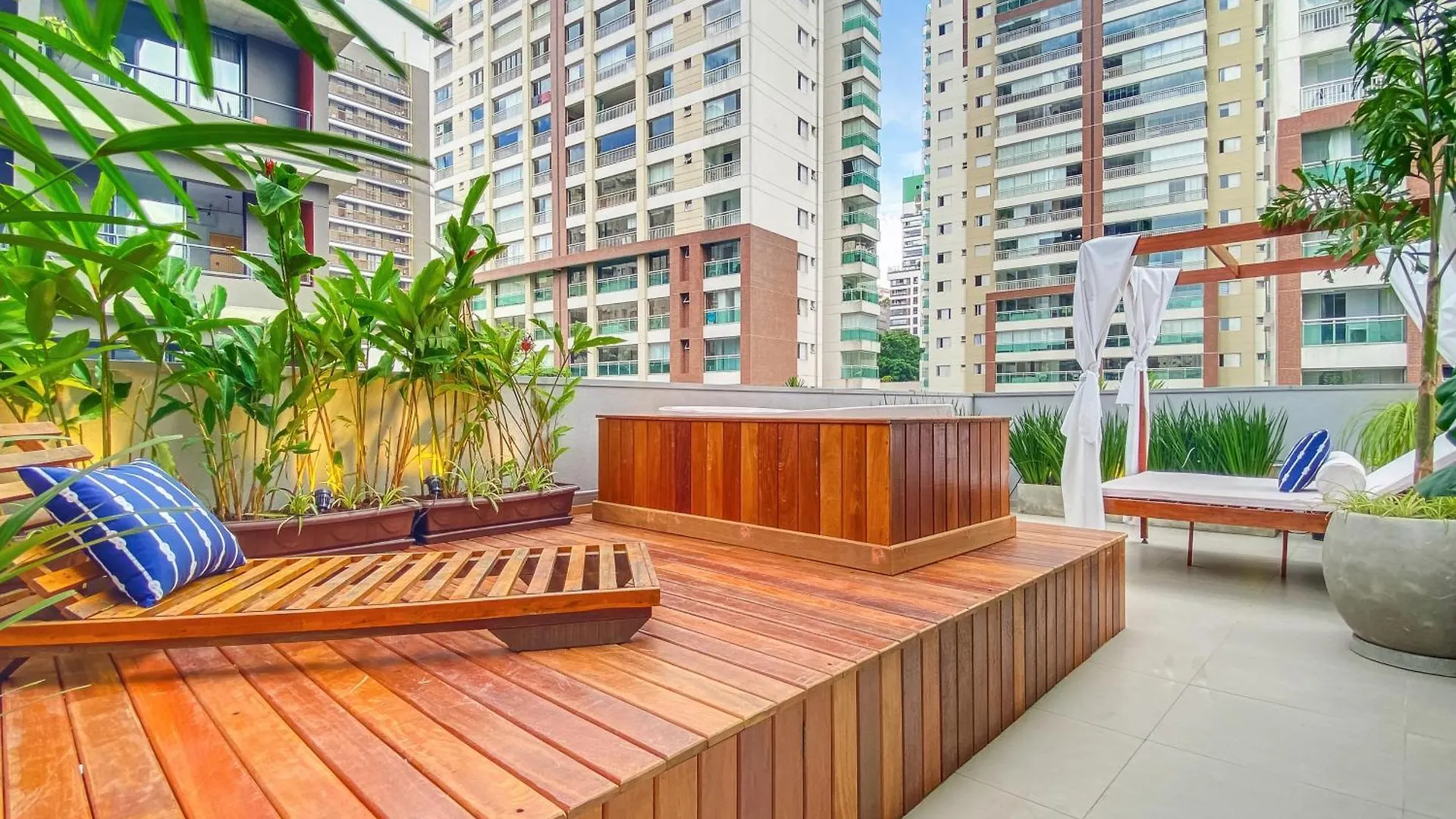 Apartamento Com Ofuro Na Frei Caneca São Paulo